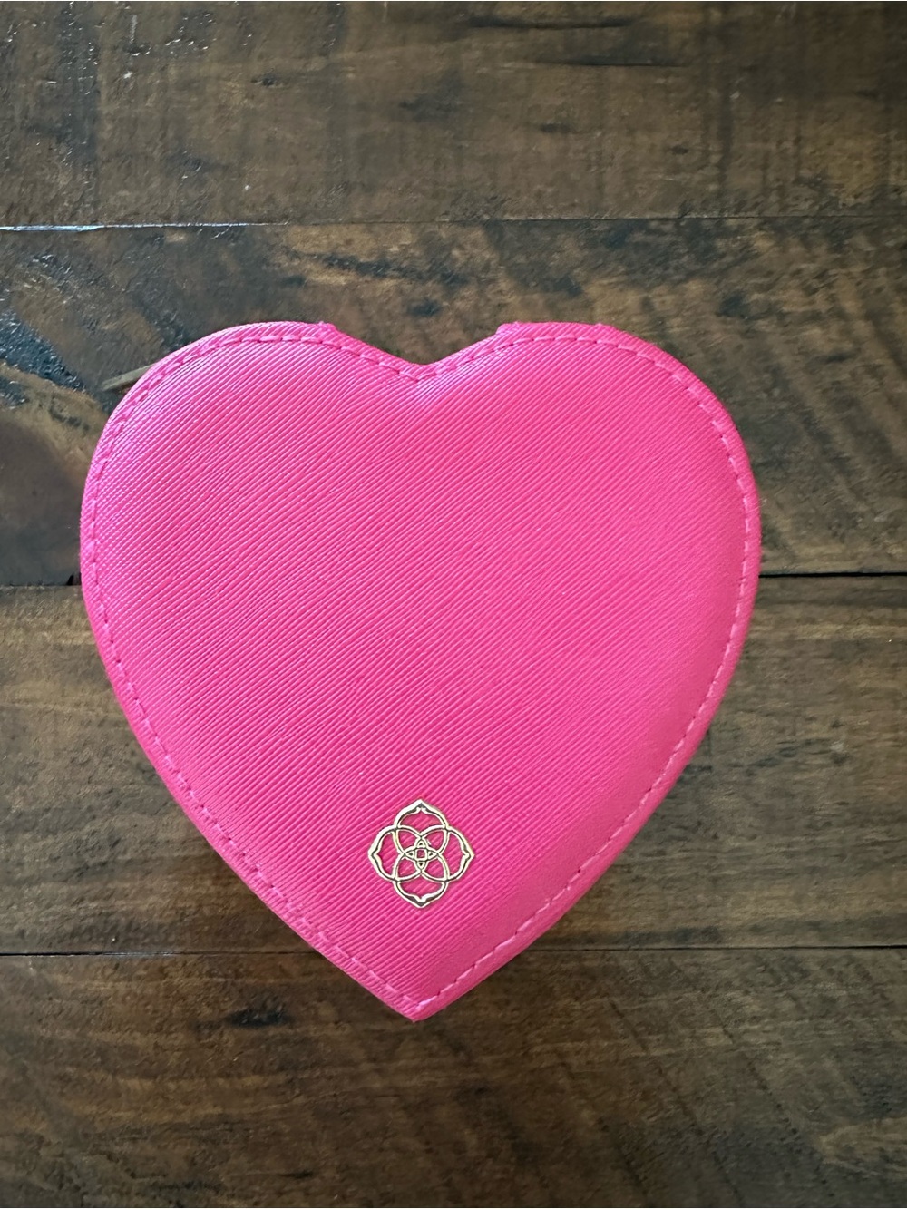 Kendra Scott Heart-Shaped Jewelry Case in Hot Pink with Gold Emblem
